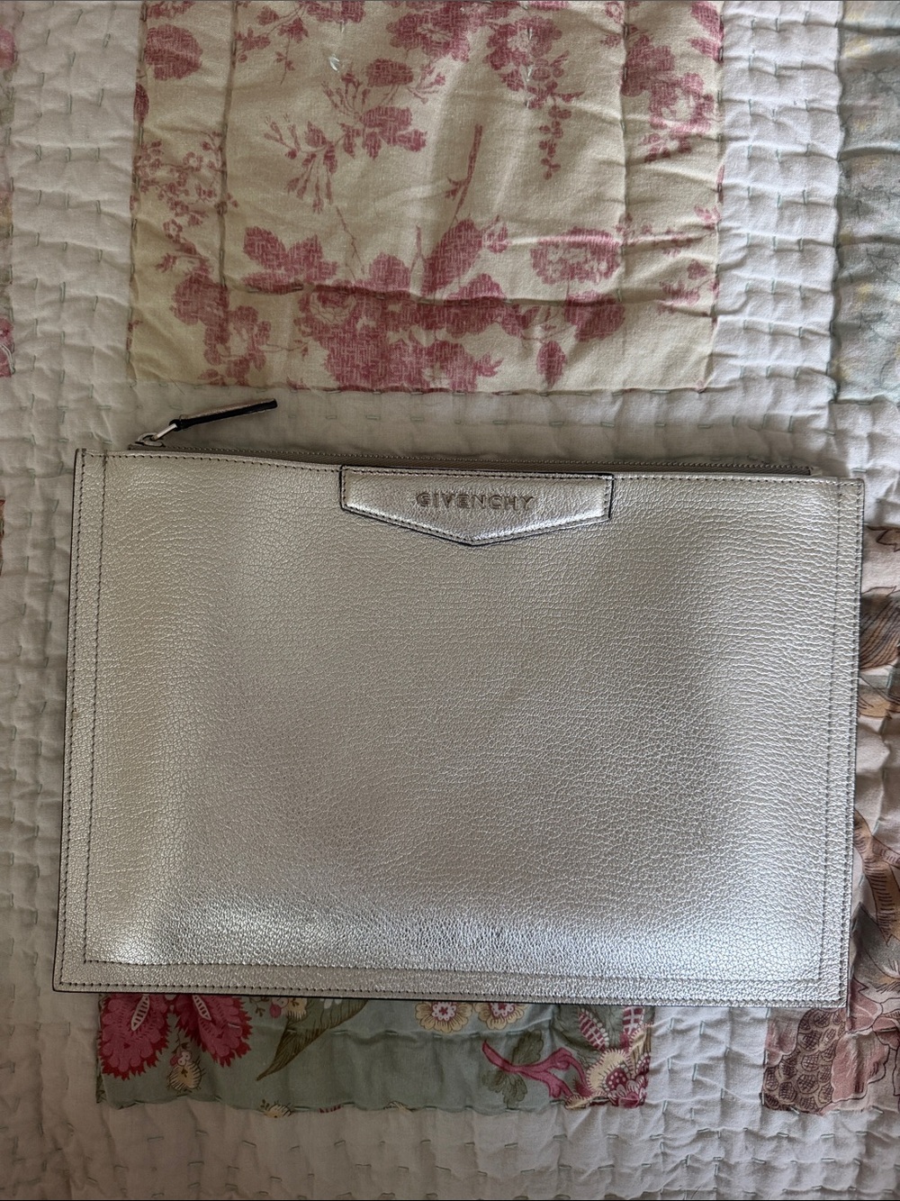 Givenchy Antigona pouch